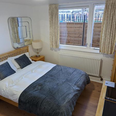 Beautiful Independent Apartment In London Uk מראה חיצוני תמונה